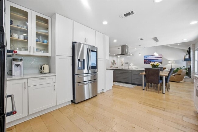 Building Photo - 9707 Bordeaux Ln