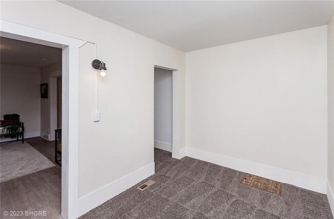 Building Photo - 1215 Clark St