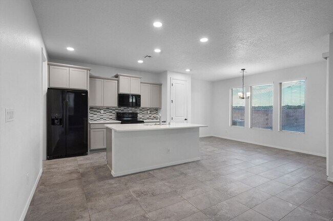 Building Photo - Coming Soon! | Modern | 3Bed/2Bath | Desirable Rio Rancho | Pets Welcome