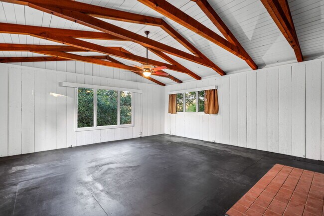 Building Photo - 1640 Highland Ave