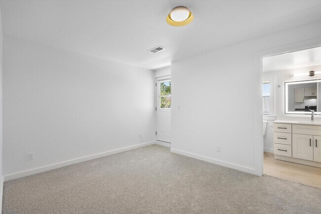 Building Photo - 1531 Lafayette St