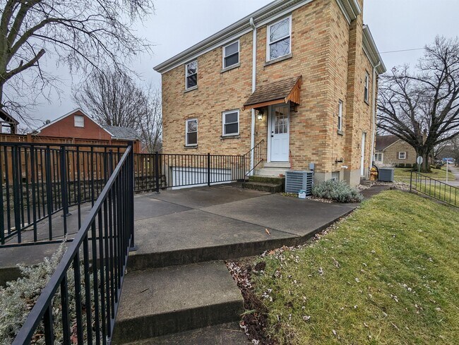 Primary Photo - 420 Home Ave
