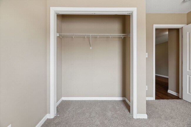 Building Photo - 1723 C THISTLEWOOD DR Clarksville, TN 37042