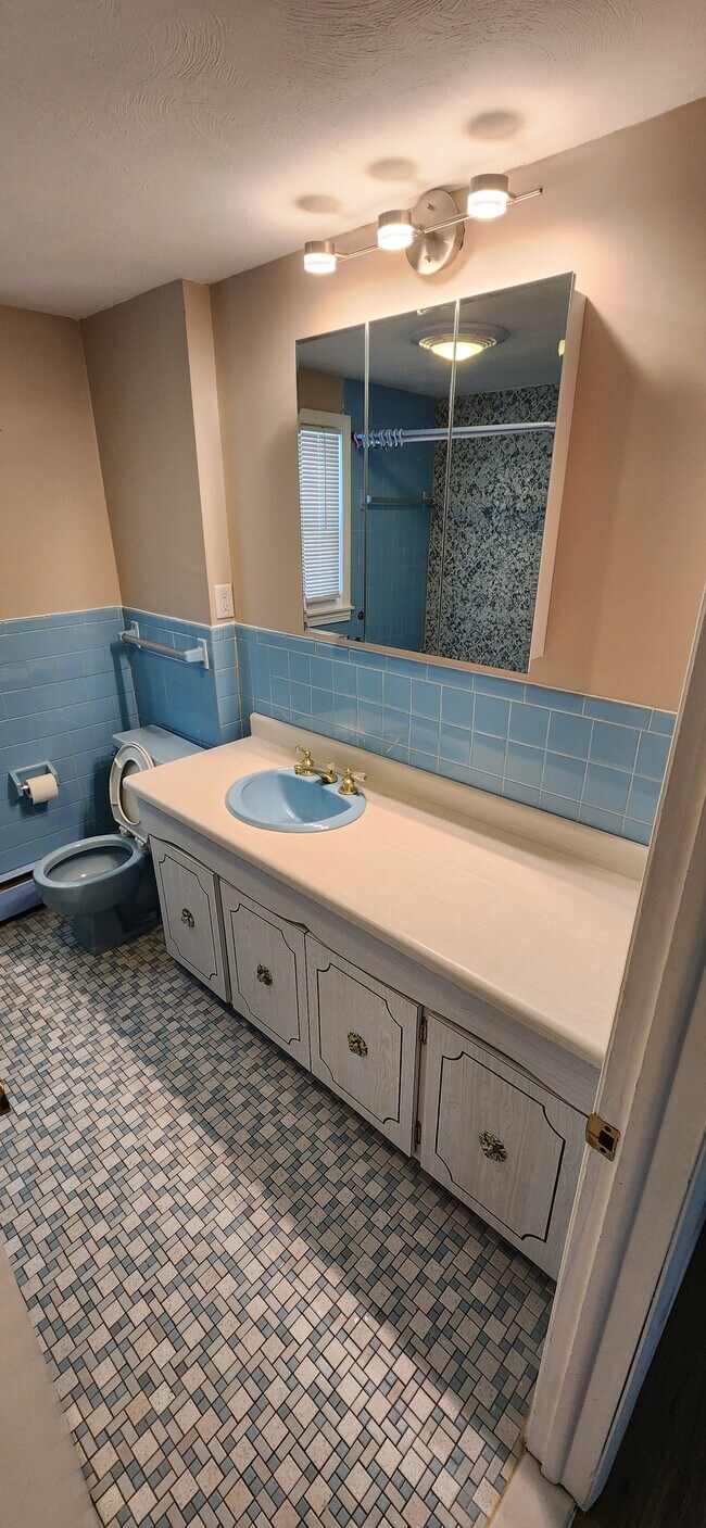 Building Photo - 6 Greenacre Rd