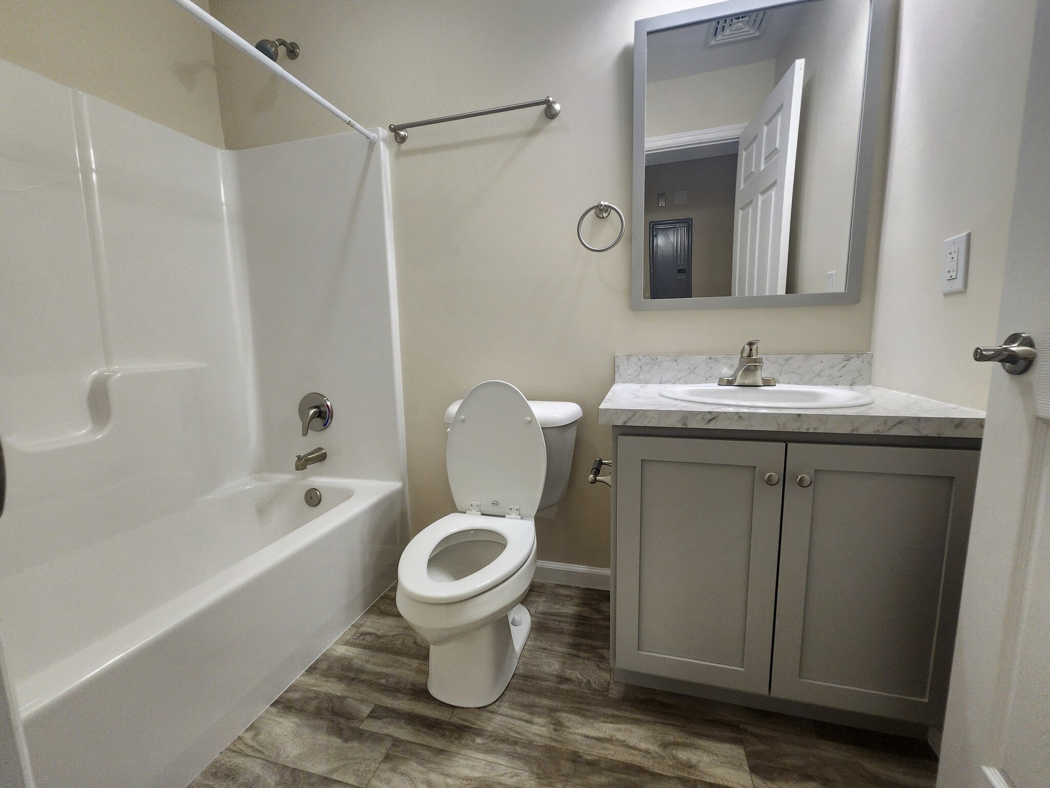 Building Photo - 60 Nicholas Ln