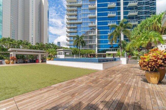 Building Photo - Waihonua 2br 2ba 2pkg (tandem) w/Storage, High Floor, Amenities (Honolulu)