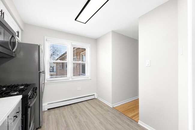 Building Photo - 7620 S Coles Chicago, IL 60649