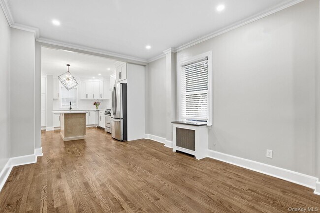 Building Photo - 520 River Ave