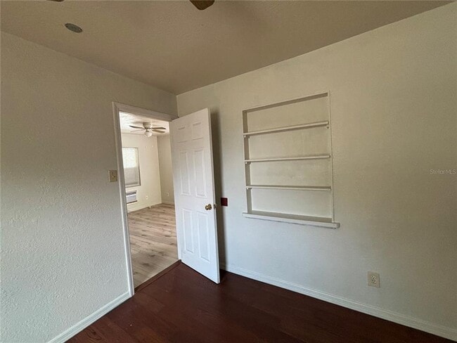 Building Photo - 1217 Carolyn Ln