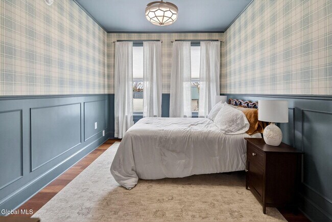 Building Photo - 194 Grand Ave