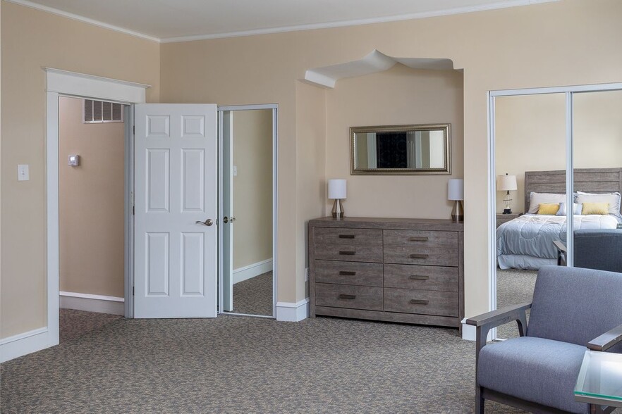 Building Photo - 1131 Callowhill St