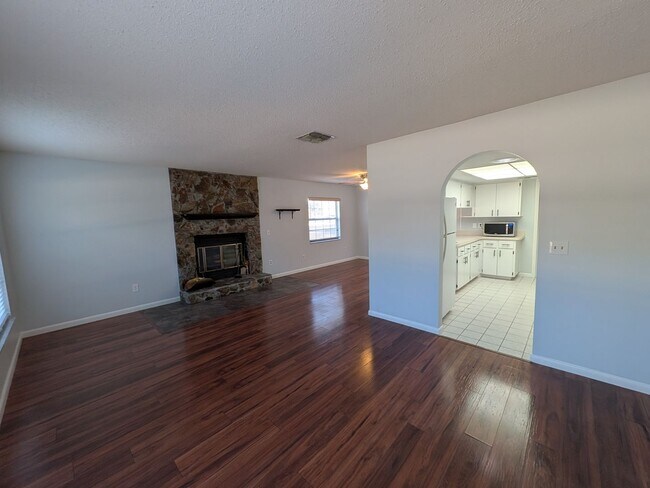 Building Photo - Wonderful 3/2/2 Corner Lot Near Golf Course In Citrus Springs