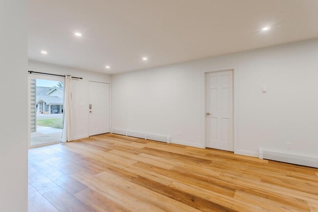 Building Photo - 14913 CO-82