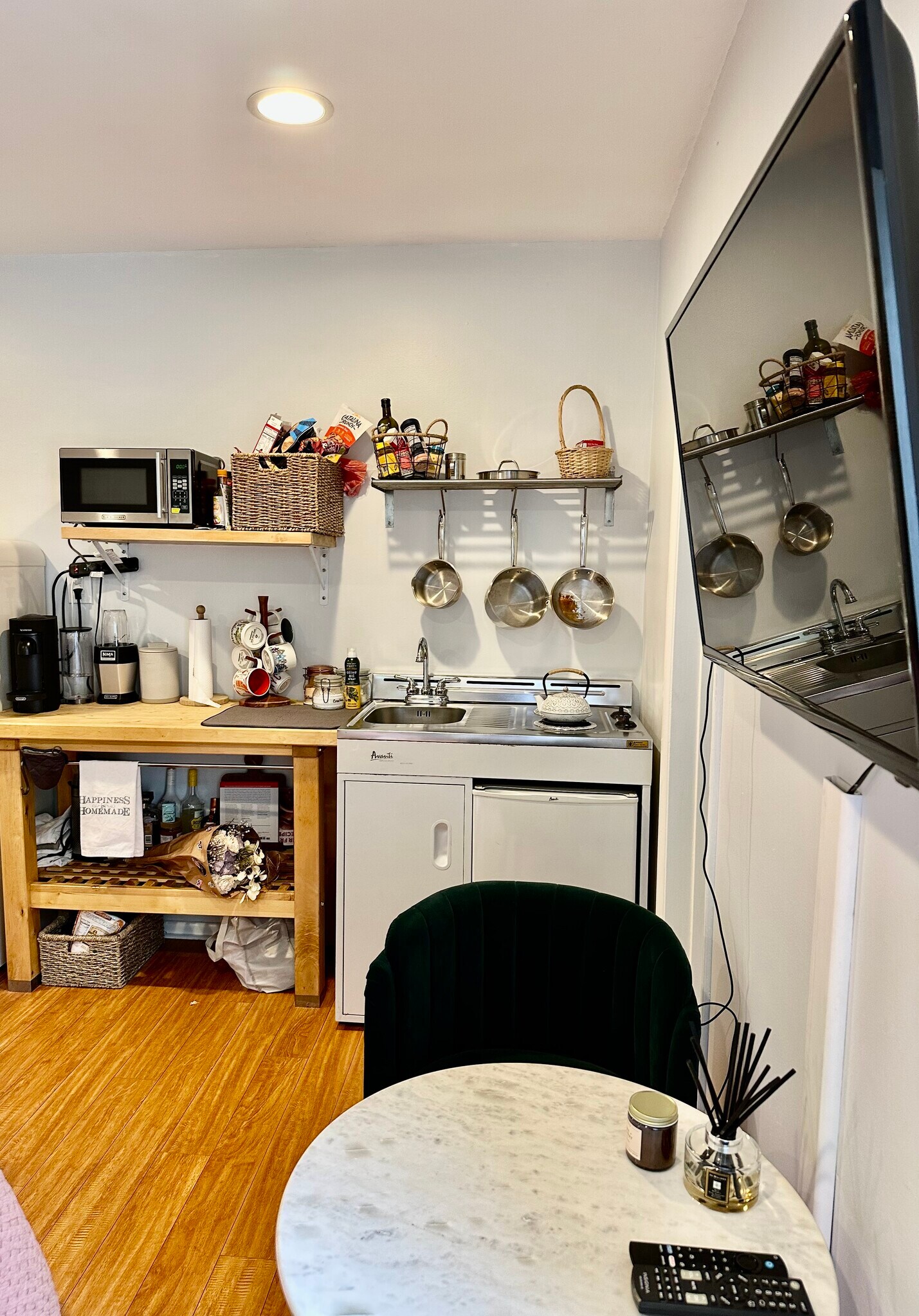 Building Photo - 828 7th St