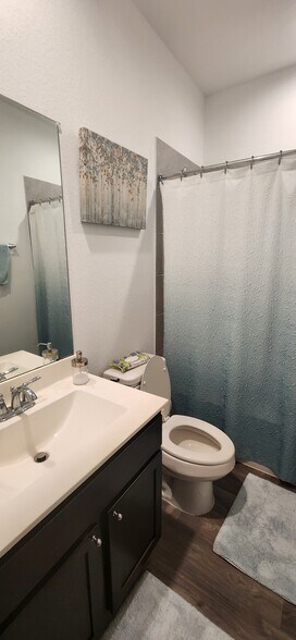 Bathroom 1 for guests- First floor - 3502 Park Vista Dr