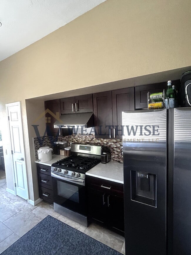 Building Photo - Luxurious 2 Bedroom 2 Bath Home for Rent in Sun City, Oro Valley 14286 N Wisteria Way, Oro Valley...