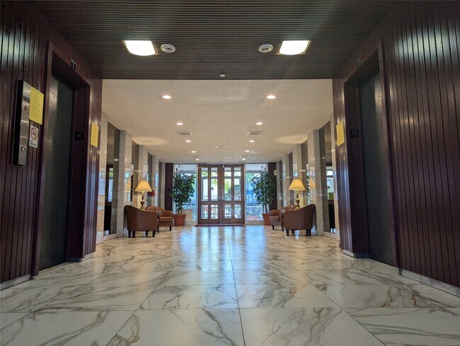 Building Photo - 7520 Hornwood Dr