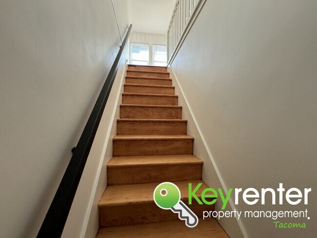 Building Photo - One of a Kind Multi-level Home in North Ta...