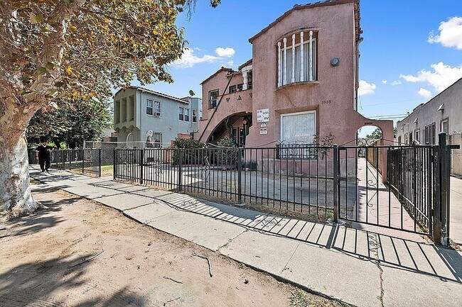 Building Photo - 1050 57th St