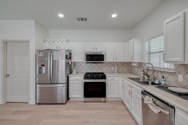 Building Photo - 436 Grey Feather Ct