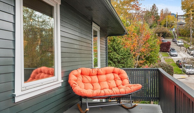 Building Photo - 173 Aloha St