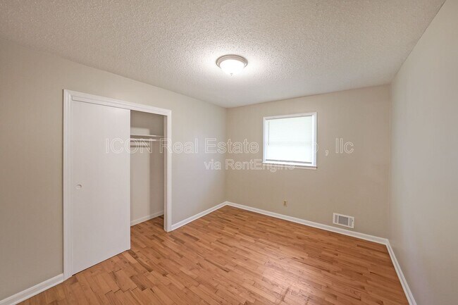 Building Photo - 251 Hog Farm Cir