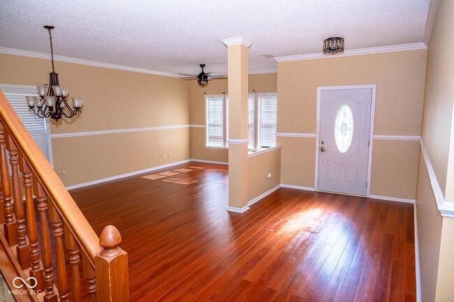 Building Photo - 10634 Cyrus Dr