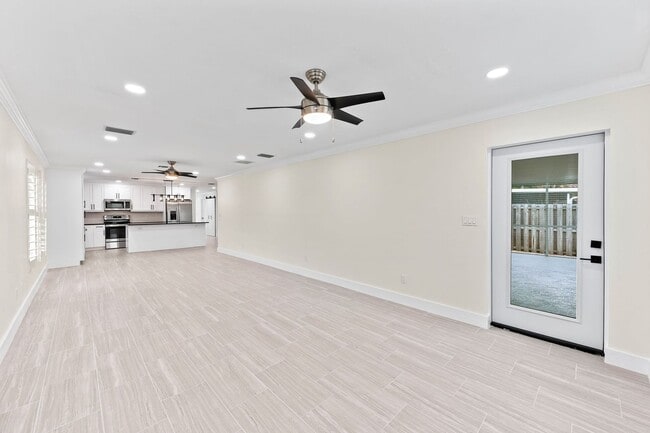 Building Photo - Naples Park - 3 Bedroom, 2 Bathroom - Annual Rental