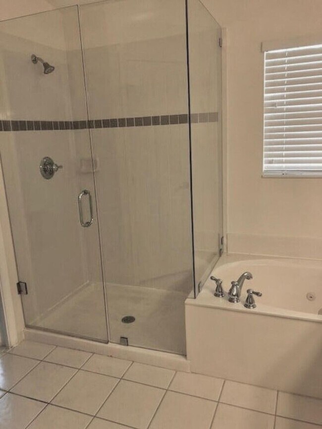 Building Photo - 9715 Darlington Pl