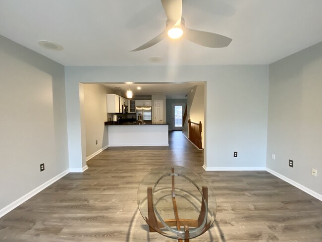 Building Photo - Spacious, Hilton Head Island Townhome