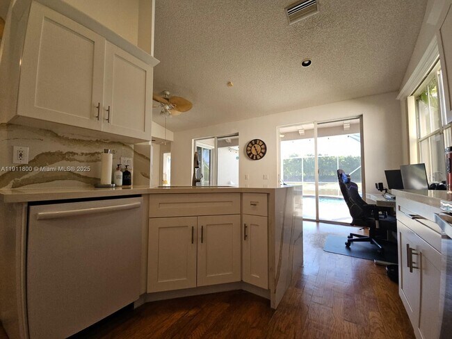 Building Photo - 900 Savannah Falls Dr