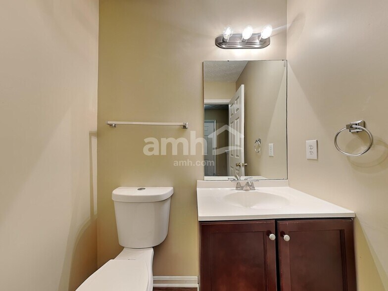 Building Photo - 531 Sherman Dr