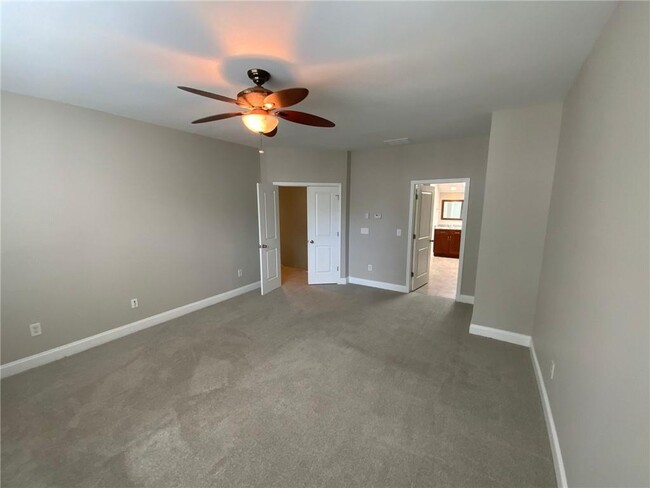 Building Photo - 5997 Brookside Oak Cir