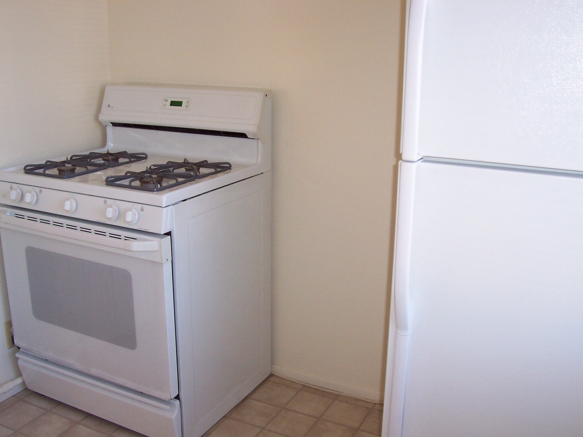 Appliances - 144 N Sierra Bonita Ave