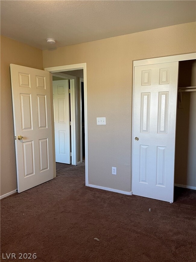 Building Photo - 3753 Hollycroft Dr