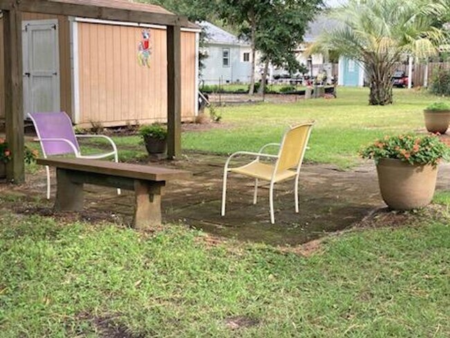 Building Photo - ***MOVE-IN SPECIAL*** $500 OFF OF YOUR FIRST MONTH'S RENT AND APPLICATION FEES WAIVED UPON APPROV...