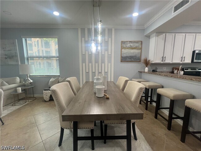 Building Photo - 9727 Acqua Ct