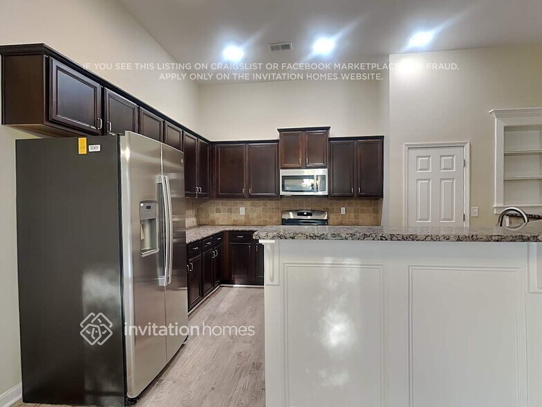 Building Photo - 921 Upland Ives Dr