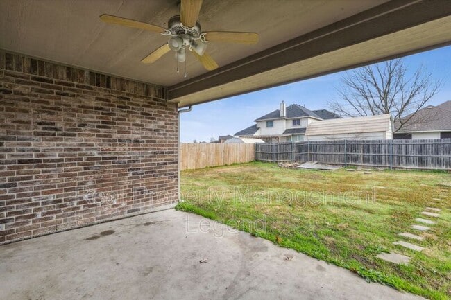 Building Photo - 1800 Meadow Lark Ln