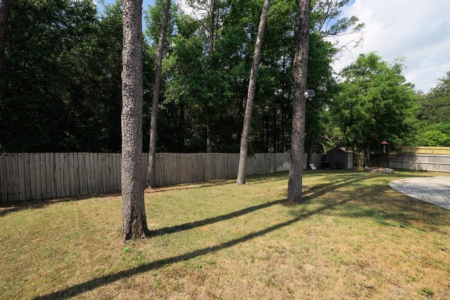 Building Photo - Pool Home in Niceville