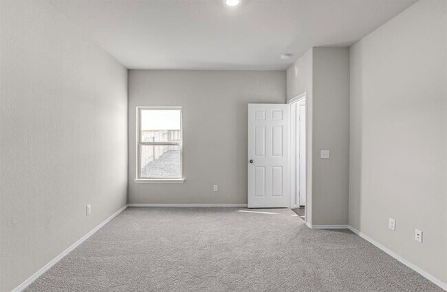 Building Photo - 9617 Last Maples Trl