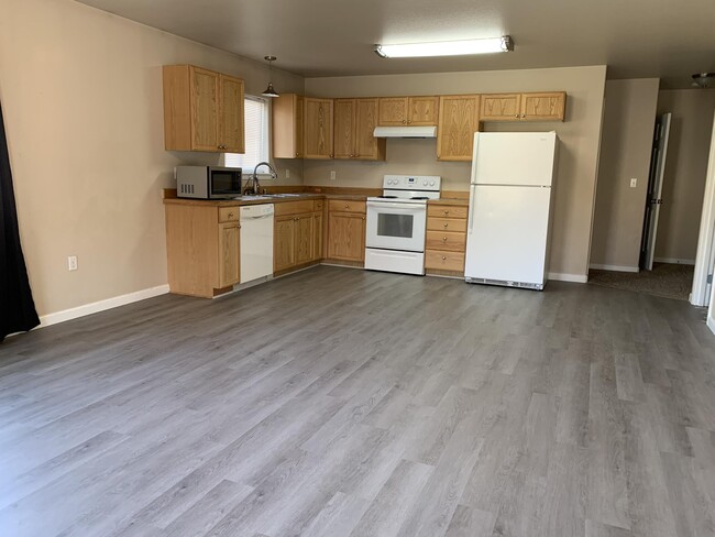 Building Photo - 2341 W Eagles Nest Cir