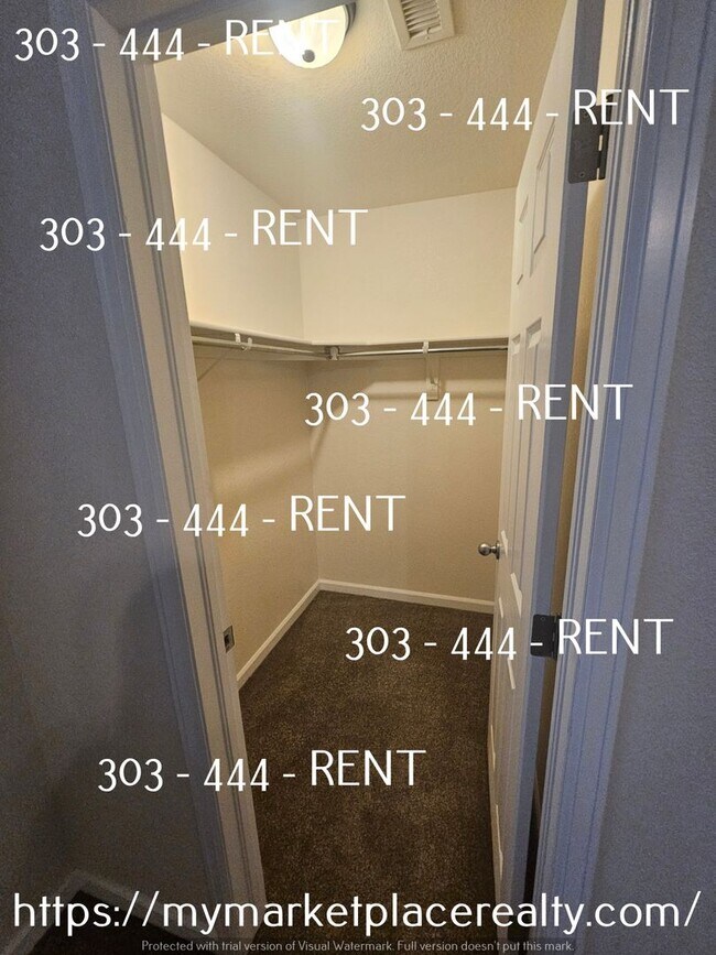 Building Photo - Cozy Townhome in Sage Creek! Make this you...