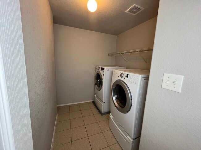Building Photo - 21335 Finbury Oaks Ln