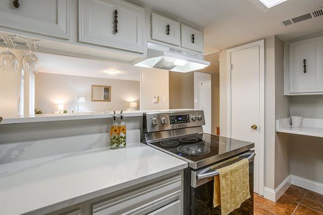 Building Photo - 5809 Harvest Hill Rd