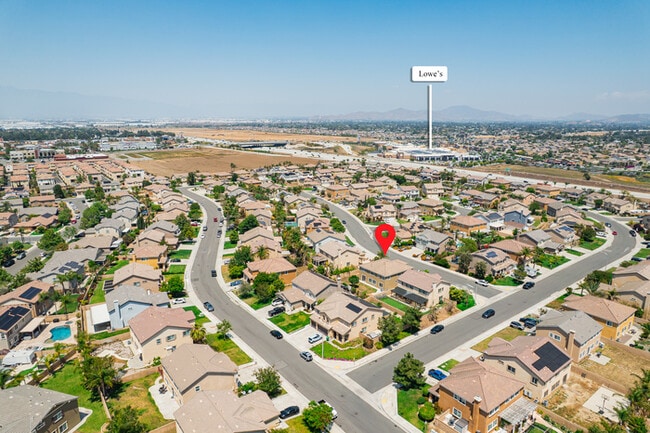 Building Photo - Ideal for Large Families – 6BR/4BA Eastval...