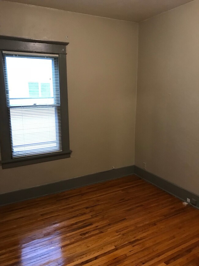 Building Photo - Updated Unique Charming Home! Next to Augu...