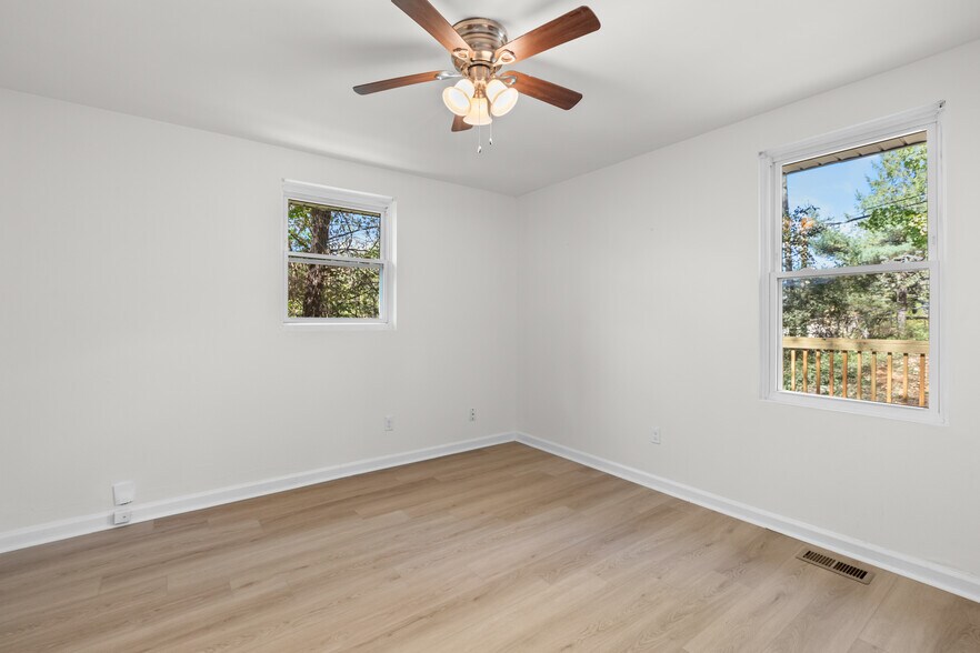 Building Photo - 203 Theodore Rd