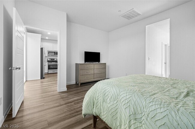 Building Photo - 9446 Sequoia Rdg Ave