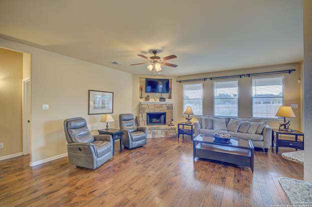 Building Photo - 398 Pecan Meadows